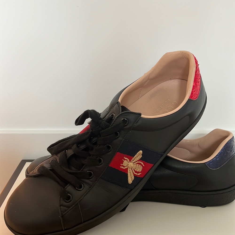 Gucci Mens Ace embroidered sneaker